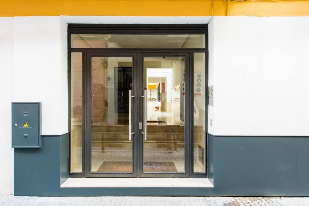 Eva Recommends Plaza Del Museo — Photos 1